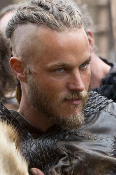 Ragnar Lothbrok's Hairstyle from Vikings - Hairstyles 