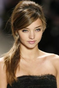 32 Perfect Hairstyles For Round Face Women - Hairstyle on 