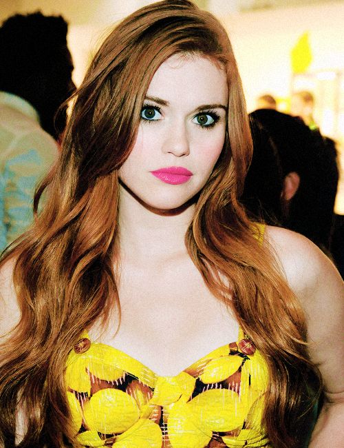 44 Fabulous Female Celebrities Hairstyles Holland Roden | Hairstyles ...