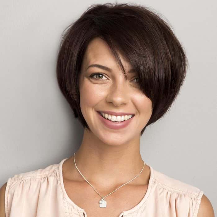 Short hairstyles for rounded Face Framing Highlights