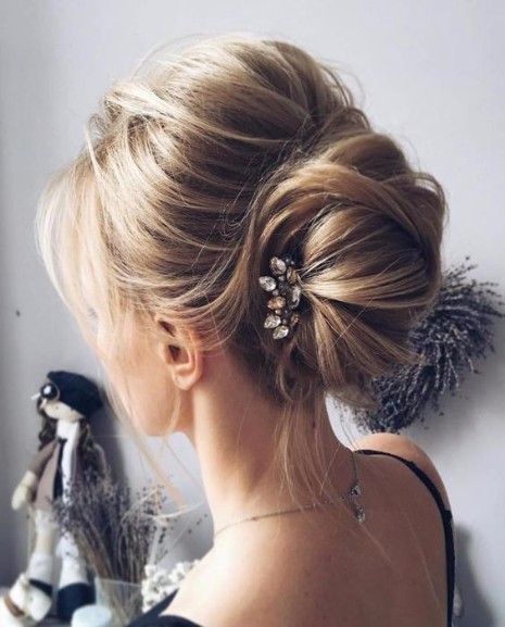 messy bun with a bouffant party hairstyle | Hairstyles & Haircuts for ...
