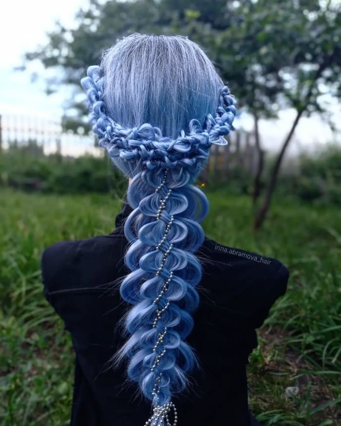 Knotted Blue