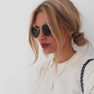 15 Low-maintenance Winter Hairstyles to Simply your Beauty Routine |Loose, Low Bun |Hairstyle On Point
