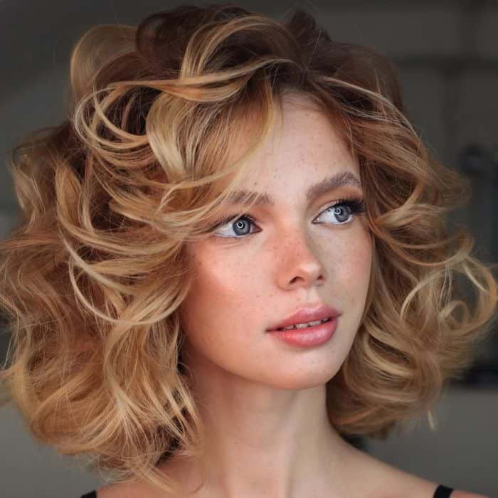 Perfect Hairstyles For Round Face Women - 22
