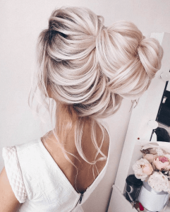 Adorable Bun Hairstyles You Need To Try ASAP | Romantic Messy Bun Hairstyle | Hairstyleonpoint.com