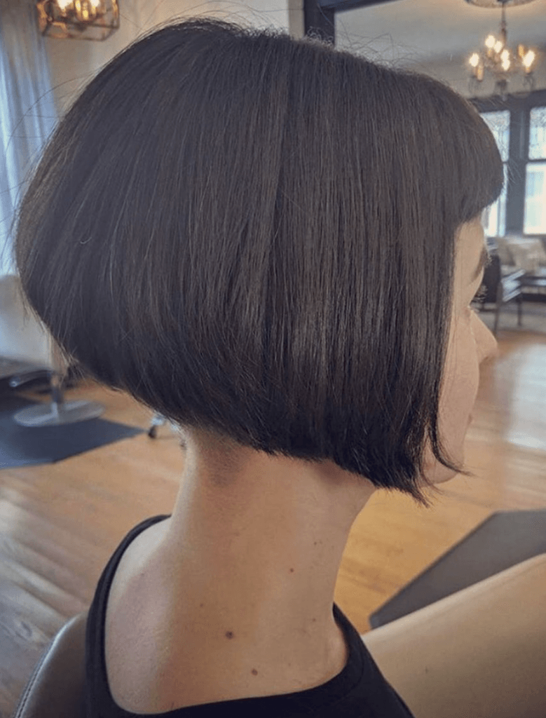 Short Bob Hairstyles | Classic Stacked Bob with Bangs | Hairstyleonpoint.com