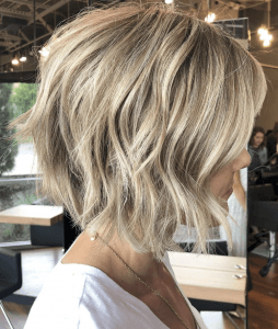 Short Bob Hairstyles | Bob with Blonde Highlights | Hairstyleonpoint.com