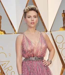 Scarlett Johansson Voluminous Blonde Pixie
