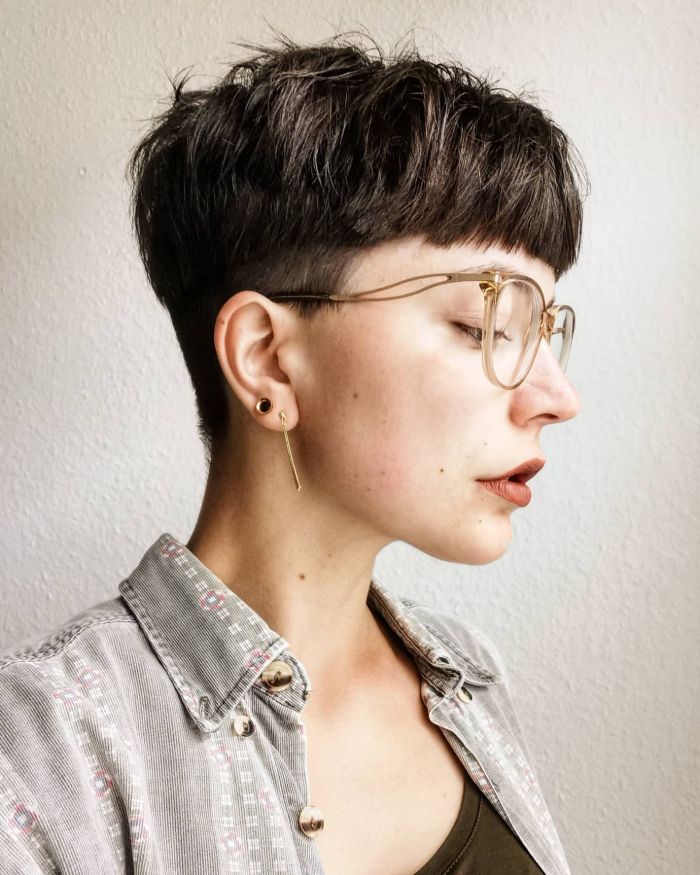 18 Cool Mushroom Haircut and Bowl Cut Styles for 2021