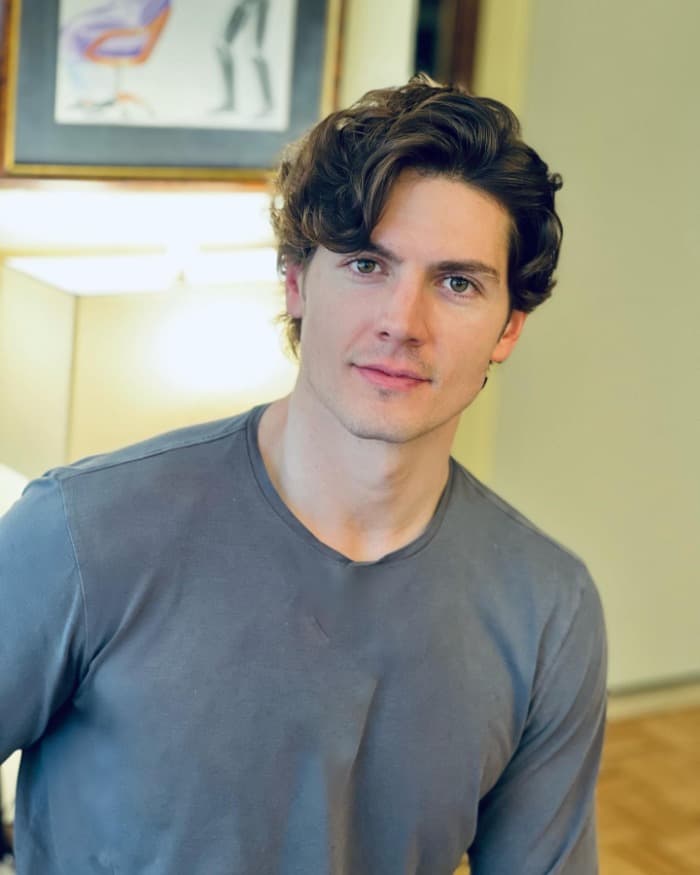Short Waves With Side Part