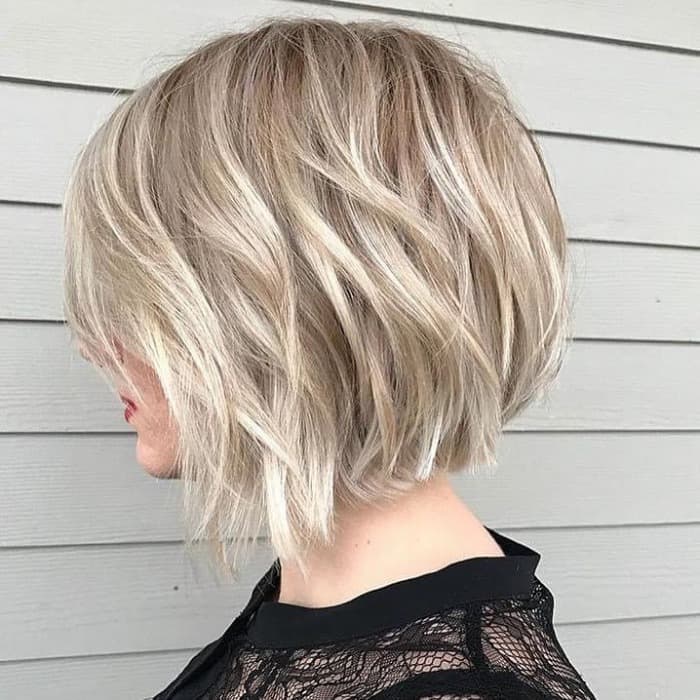 Disconnected Wavy Inverted Bob