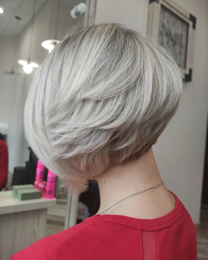Nape-Length Bob with Long Surface Layers
