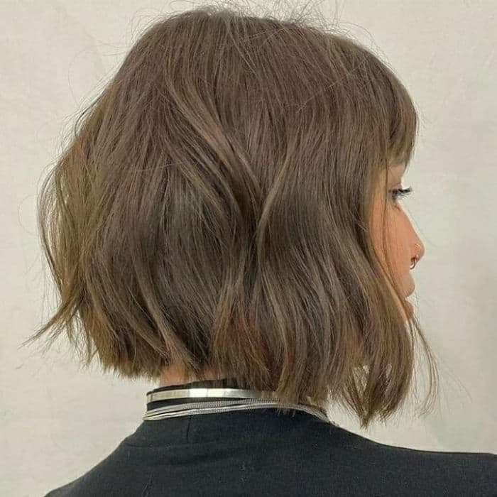 How do you style a short layered messy bob